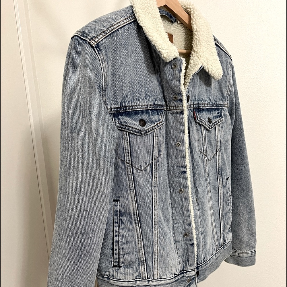 Levis’s overfit fleece jacket